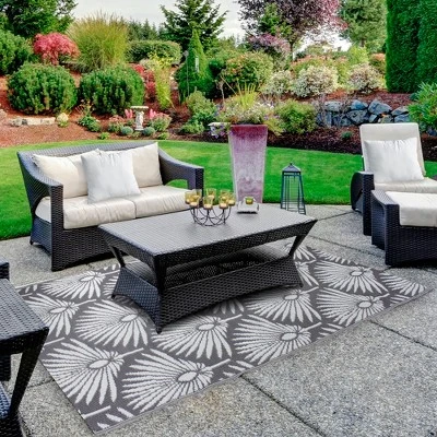 Northlight 4' X 6' Gray And White Fan Leaf Rectangular Outdoor Area Rug 3 Northlight 4' X 6' Gray And White Fan Leaf Rectangular Outdoor Area Rug